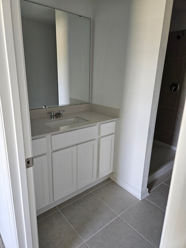 Private bathroom 1 - 2414 McKinley Dr
