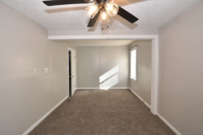 Building Photo - Mishawaka North-east 2 bedroom and 1 bath home on a large lot