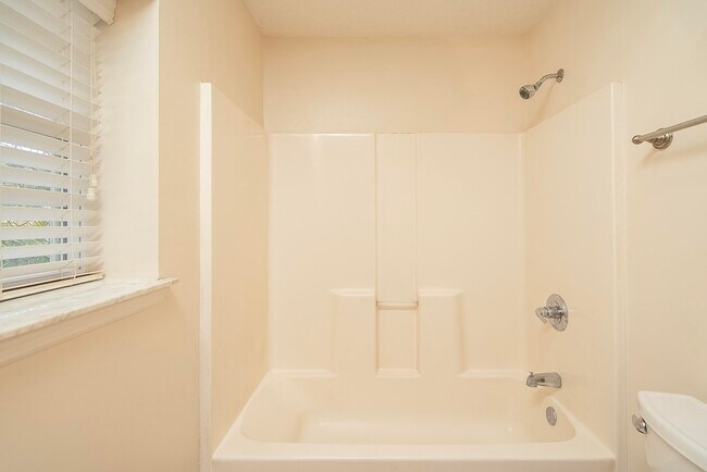 Building Photo - 4040 Red Pine Ln