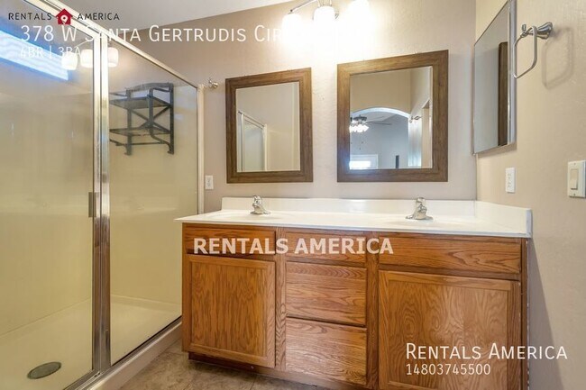 Building Photo - Beautiful 4BR/3BA Corner Lot Home w/ Pool ...