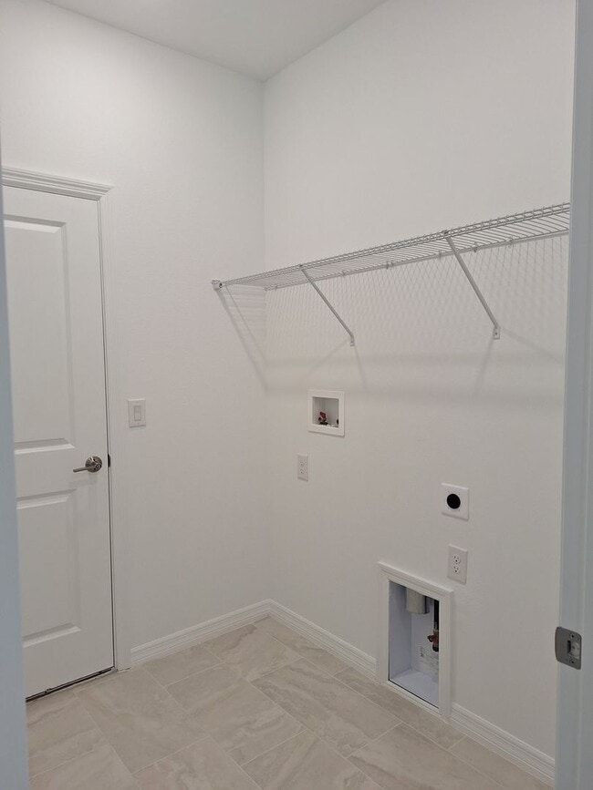 Building Photo - BRAND NEW ARDISIA PARK HOME-2000+ SQ FEET !