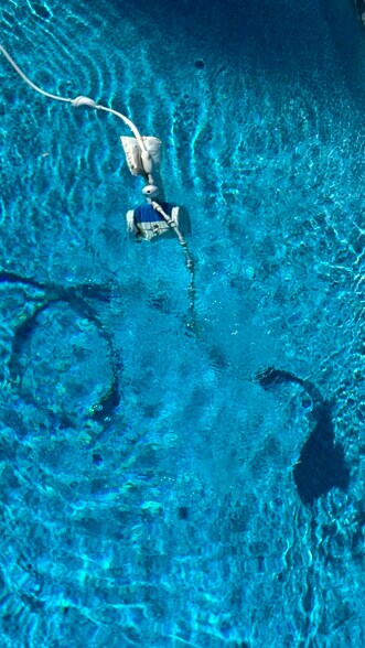 Building Photo - 2825 King Edward Dr