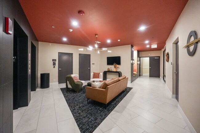 Building Photo - 3924 N Lincoln Ave