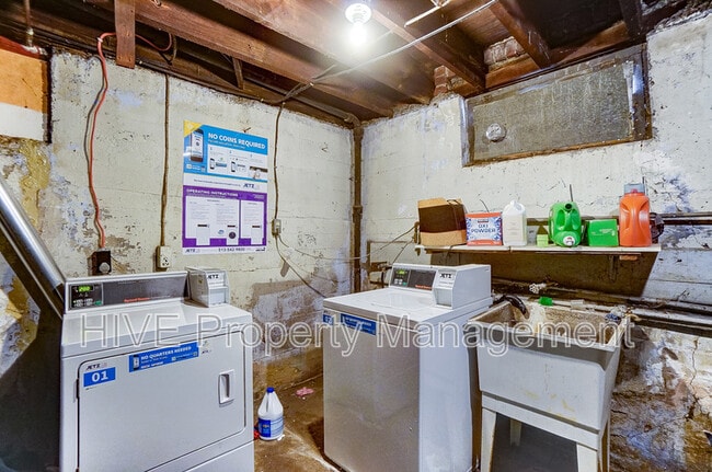 Building Photo - 3640 Besuden Ct