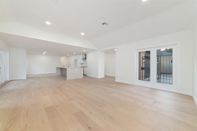 Building Photo - 15651 Whitewater Ln