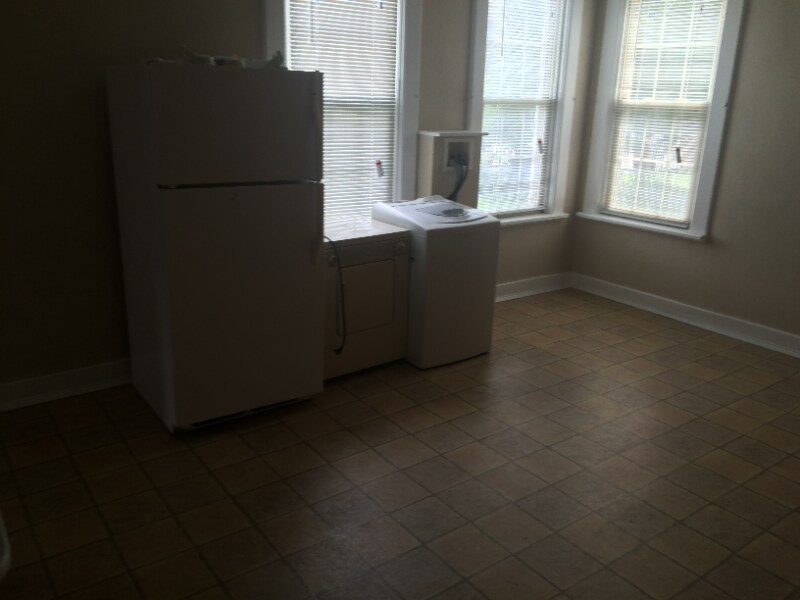 Building Photo - 227 James St