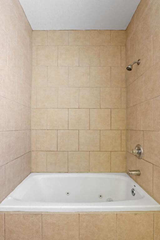 Building Photo - 561 Green Village Ct