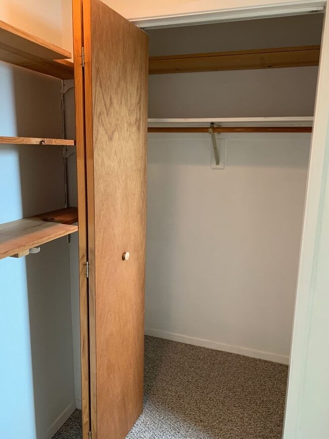 Building Photo - 1609 G St