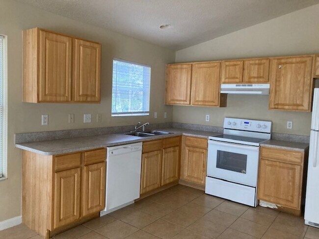 Building Photo - 35 Brunswick Ln