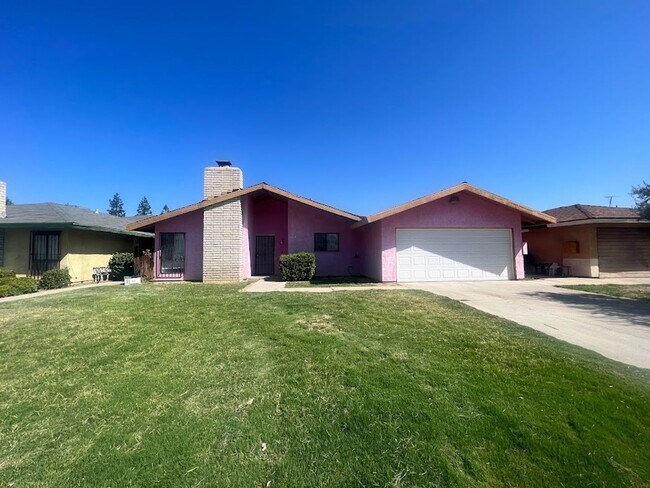 Building Photo - 4416 Parkwood Ct 93309