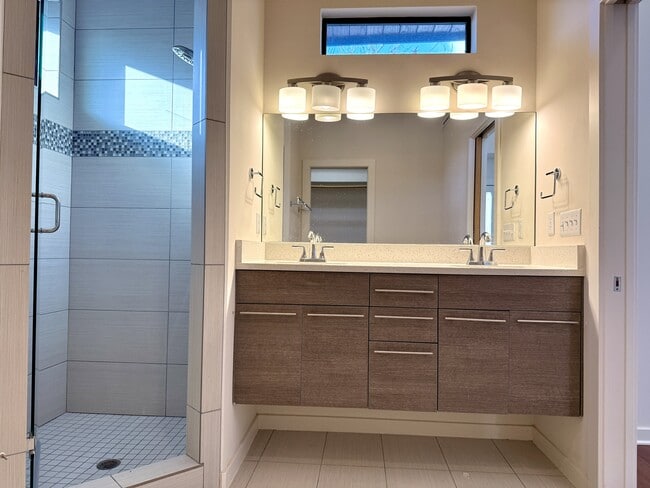 Building Photo - 416 Starlight Vlg Lp