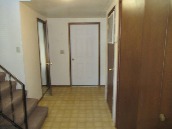 Building Photo - Downtown 2 bedroom duplex in Whitefish