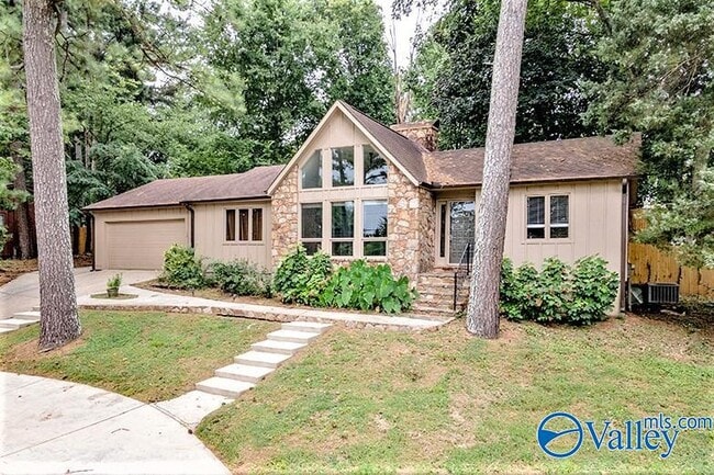 Primary Photo - 710 Crestview Dr