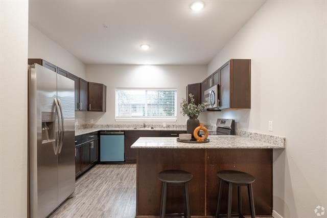 Building Photo - 100 N 5th St