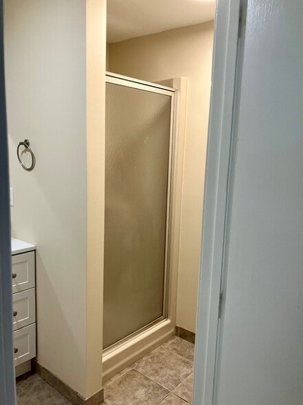 First floor shower - H5 Stonehedge Dr
