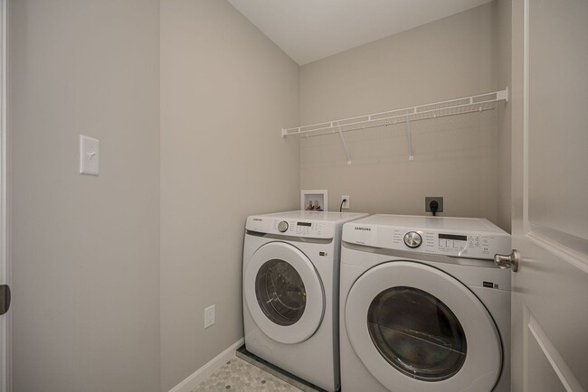 Building Photo - Brand New Construction, 3 bed, 2.5 Bath Townhome
