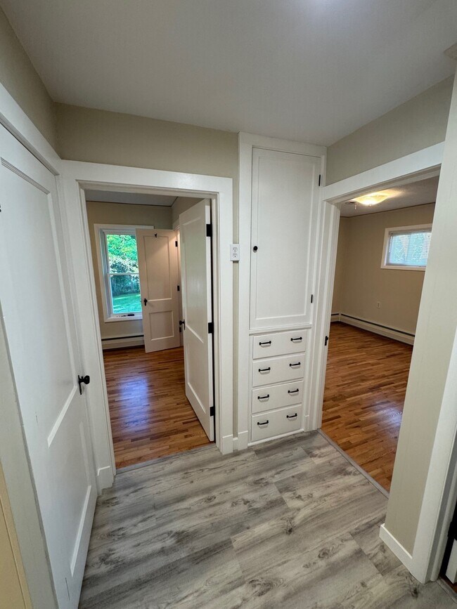 Building Photo - 2613 Southridge Dr