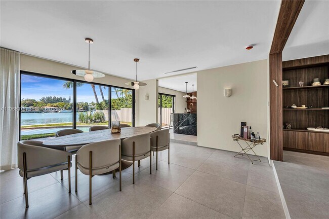 Building Photo - 1170 S Biscayne Point Rd