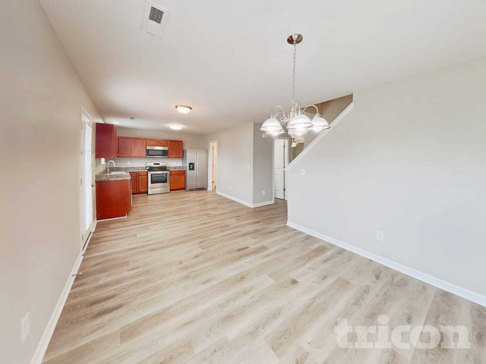 Building Photo - 6800 Lakinsville Ln