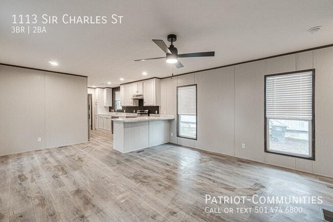 Building Photo - 1113 Sir Charles St