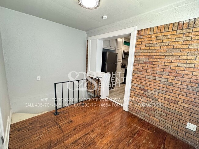 Building Photo - Updated 2 Bed/1.5 Bath Historic Property L...
