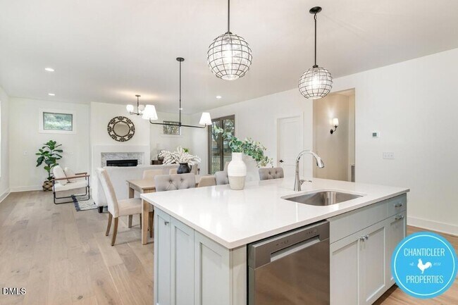 Building Photo - 2300 Broad St