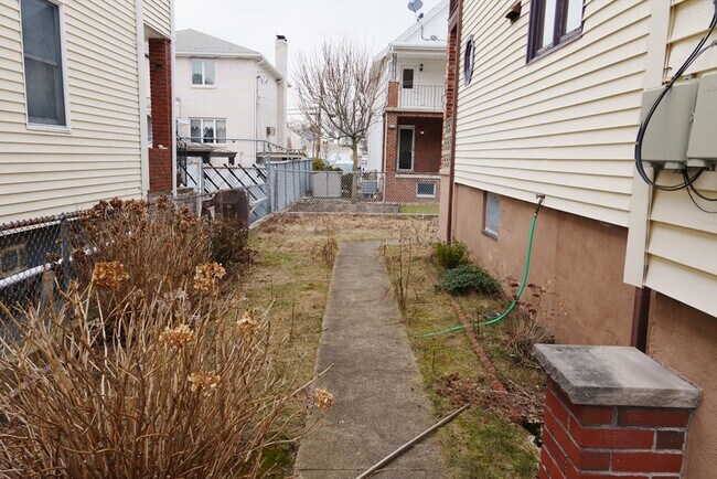 Building Photo - 11 Bowdoin St