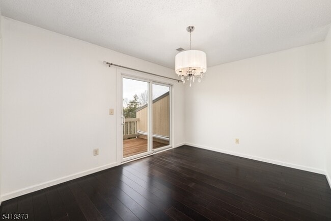 Building Photo - 11 Colton Cir