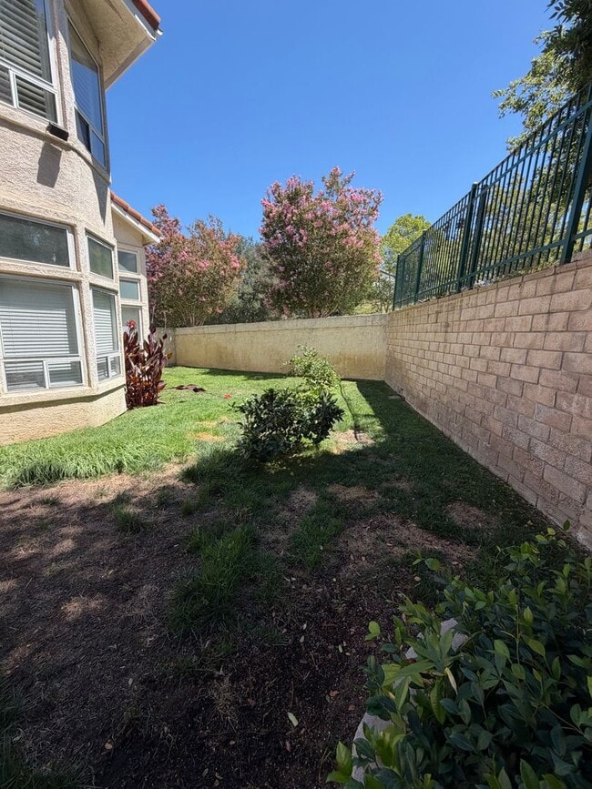 Building Photo - 608 Allegro Ct