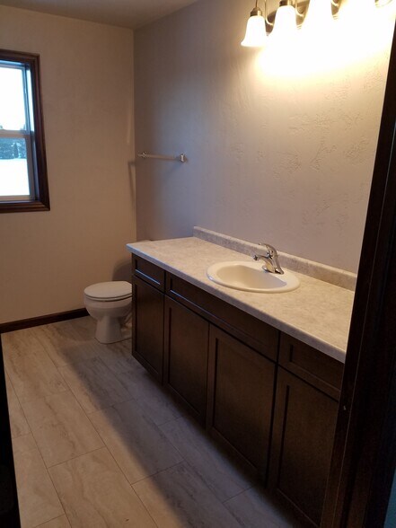 Building Photo - 1343 Moon Ridge Ct