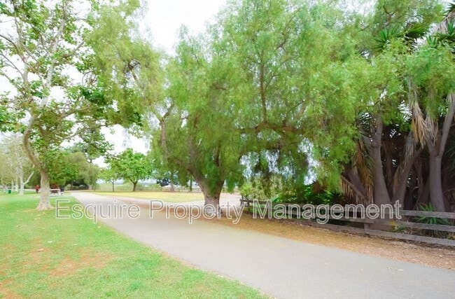 Building Photo - 1887 Montgomery Ave