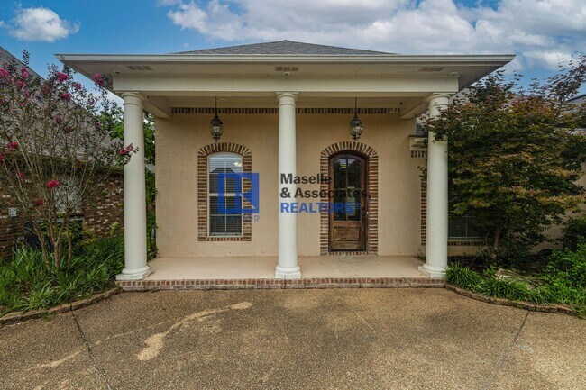 Building Photo - 3 Bed/2 Bath Home in Provonce Park of Brandon