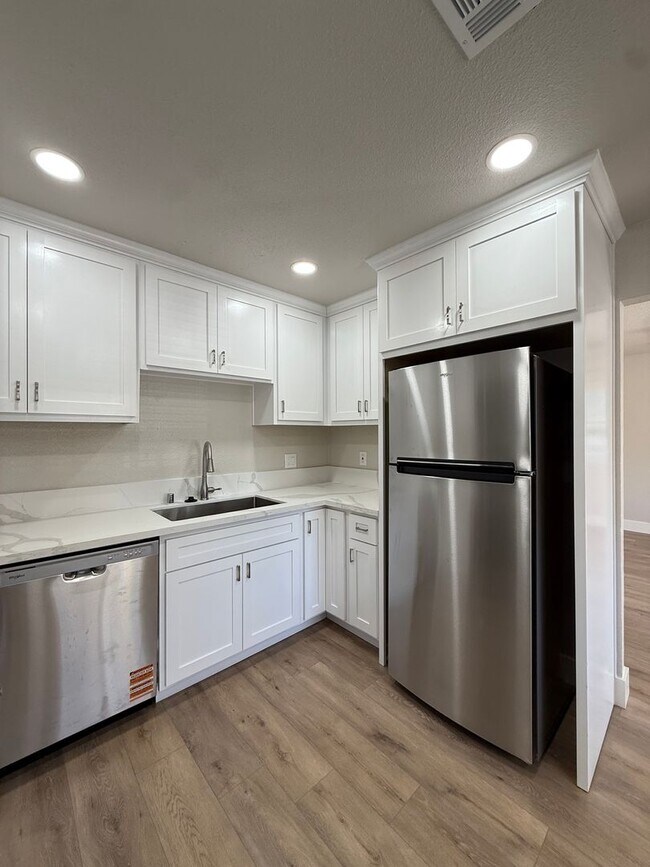 Building Photo - 3 Bed| 2 Bath | 1153 SF | Private Driveway | Single Story | Tenant pays $175 monthly for WS&G