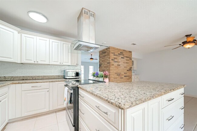 Building Photo - 17414 N Yorkglen Dr