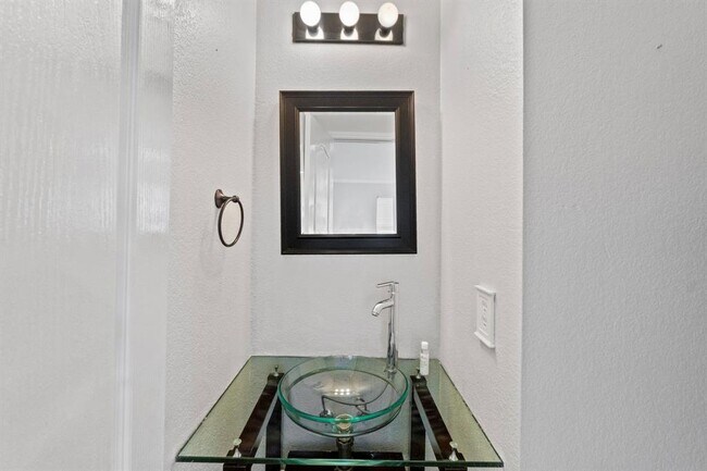 Building Photo - 1809 Ruthie Run