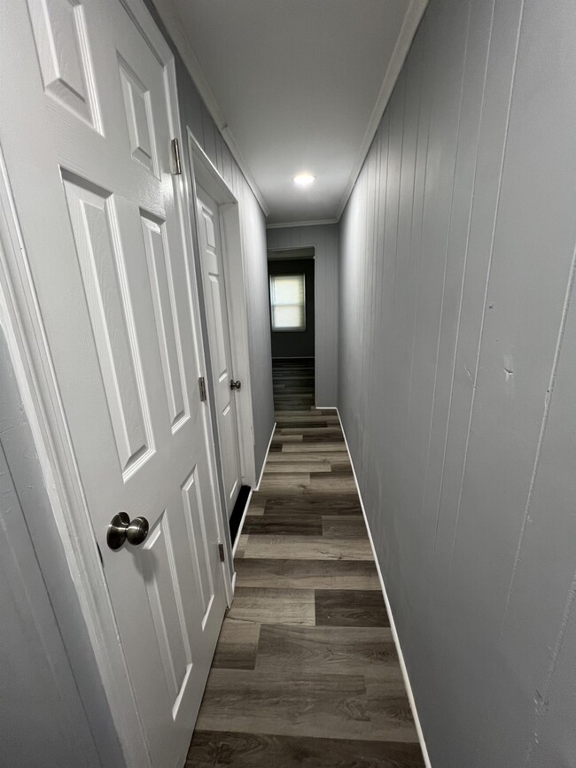 Building Photo - 85 Chestnut St