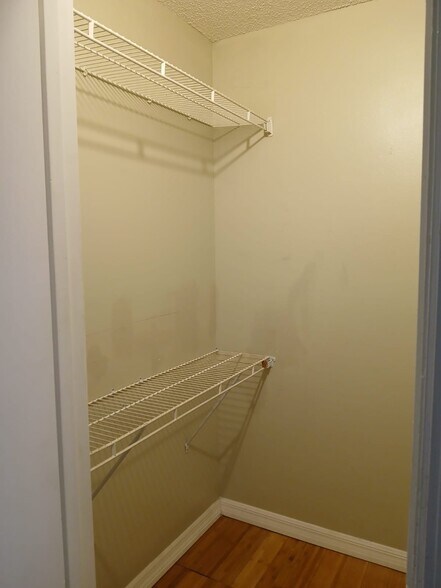Building Photo - 4240 Pershing Pointe Pl