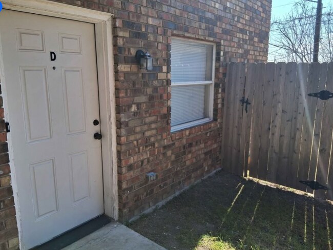 Building Photo - 506 Alpine St