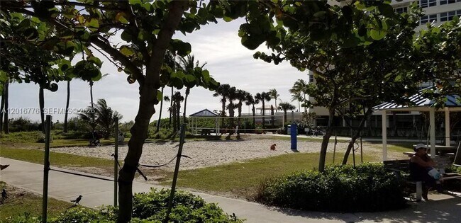 Building Photo - 1985 S Ocean Dr