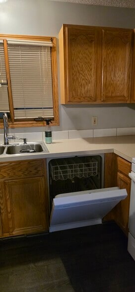 Building Photo - 5885 Callaway Cir