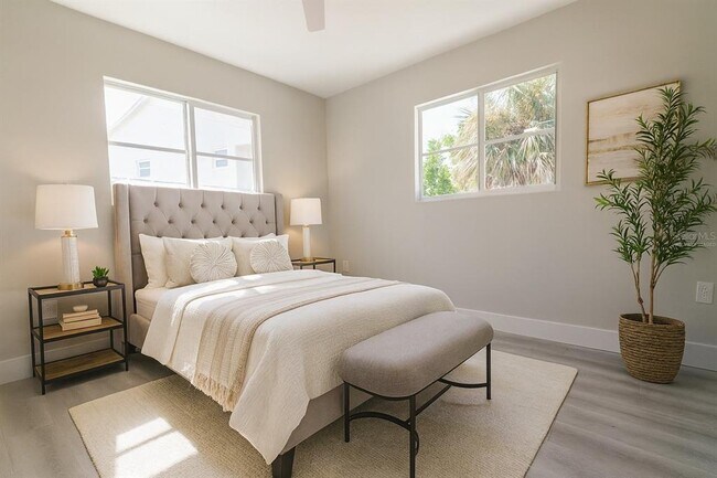 Building Photo - 5039 N Beach Rd