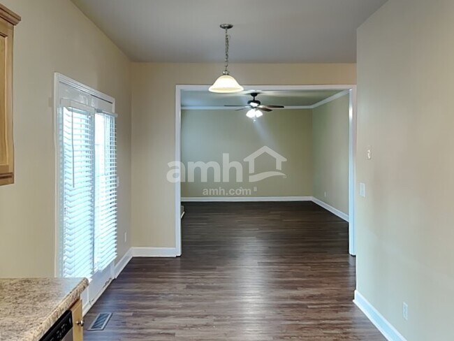 Building Photo - 3030 Romain Trl