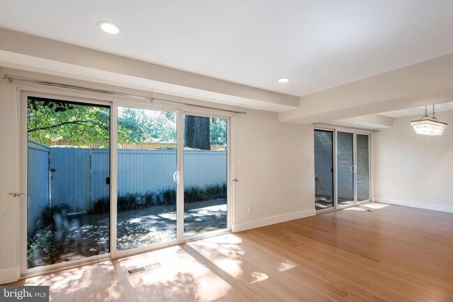 Building Photo - 5250 Pooks Hill Rd