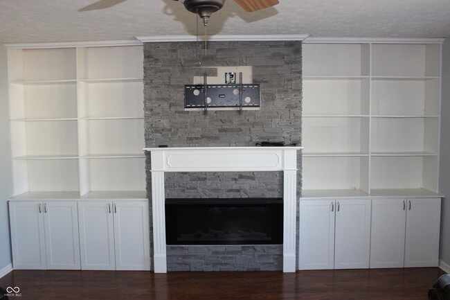 Building Photo - 5064 Gunston Ln