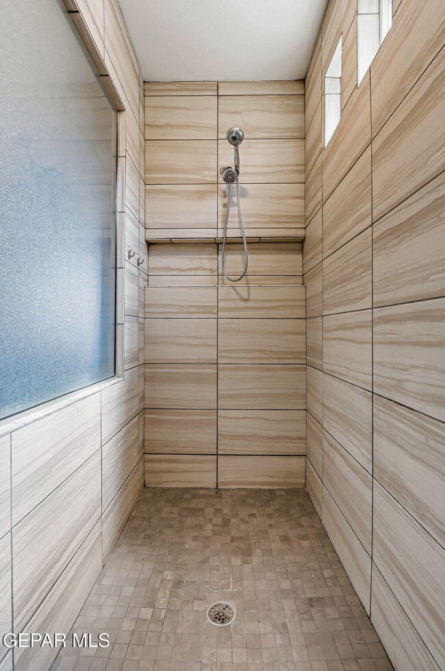 Building Photo - 4704 Marisabel Azcarate St