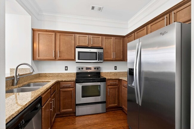 Building Photo - 2310 Elliott Ave