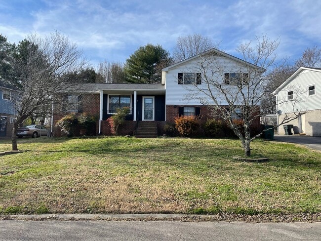 Building Photo - Newly Renovated Home in South Nash!