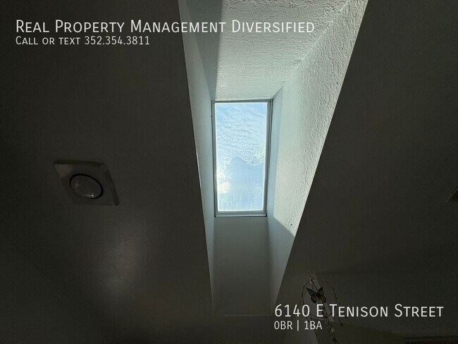 Building Photo - 6140 E Tenison St