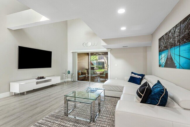 Building Photo - 5292 Buckhead Cir