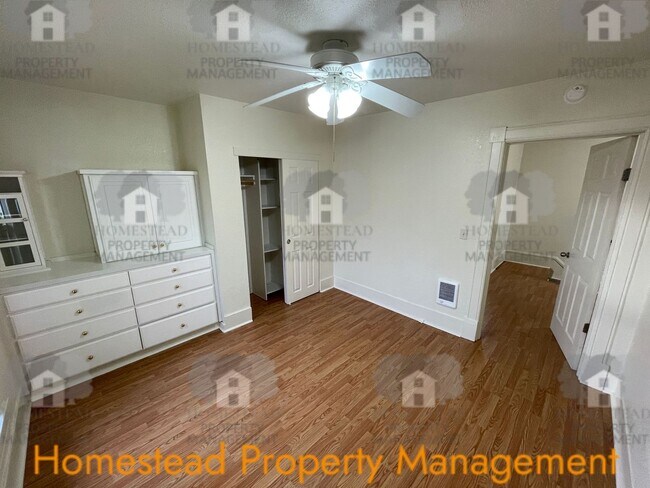Building Photo - 321